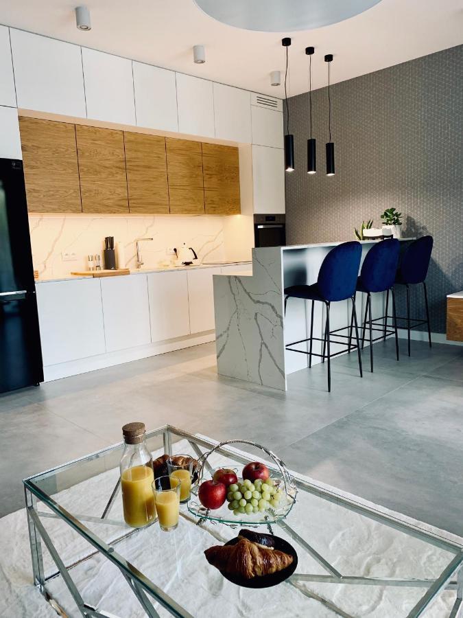 Zlota Luxury Apartments Varsóvia Exterior foto